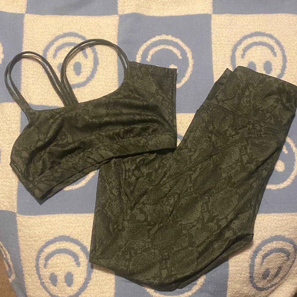 Women's Green Snake Print Workout Set